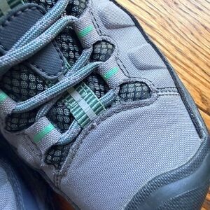 Keen Targhee Women Sneakers in Gray and Sage Green 8.5 Like new!